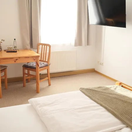 Pension Berggasse - Parkplatz, Kueche & Self Check-In Πανσιόν 3*